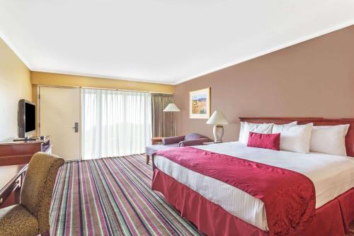 days inn and suites by wyndham logan