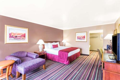 days inn and suites by wyndham logan