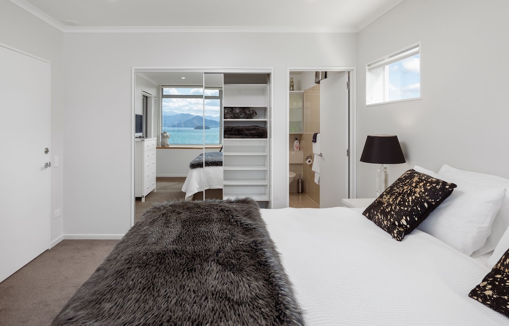 picton waterfront apartments