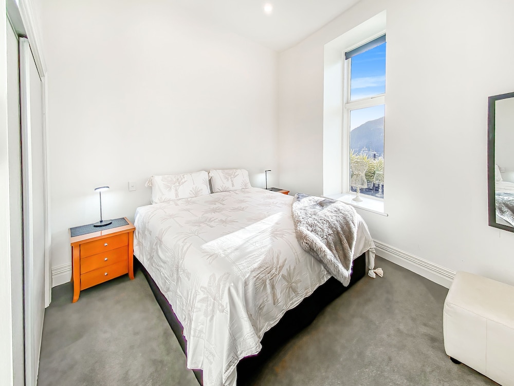 picton waterfront apartments