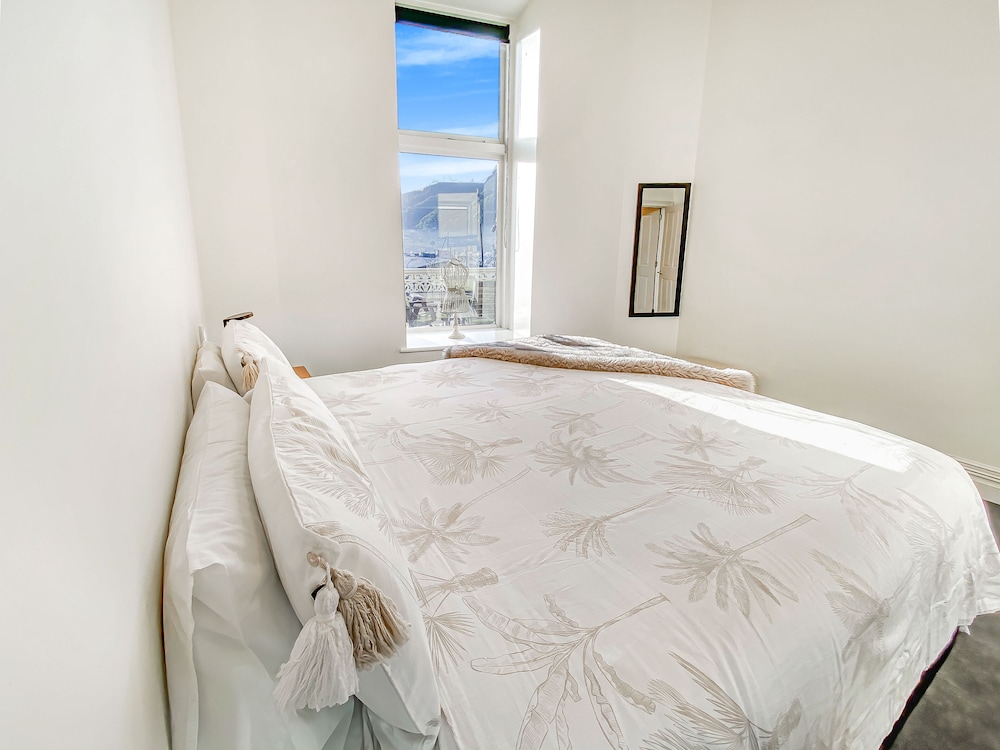 picton waterfront apartments