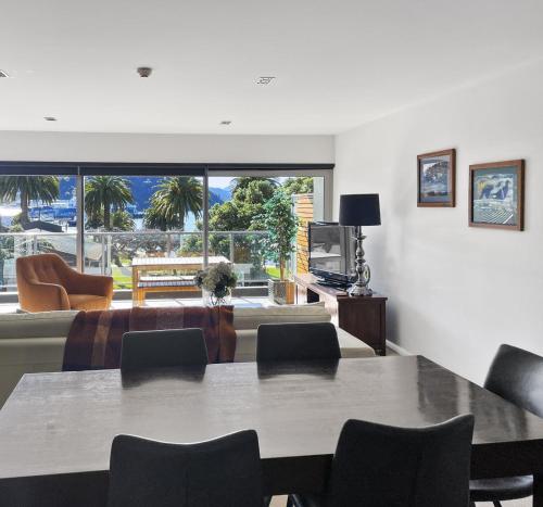 picton waterfront apartments