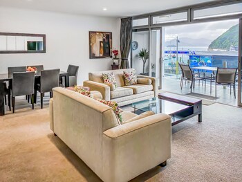 picton waterfront apartments