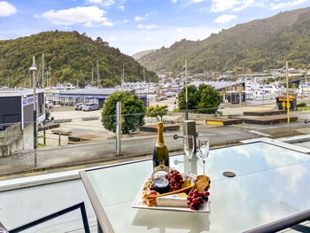 picton waterfront apartments