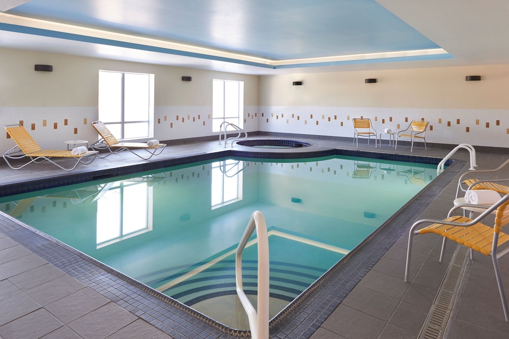 Fairfield Inn & Suites By Marriott Barrie,Barrie - Orillia>>Barrie,3 star