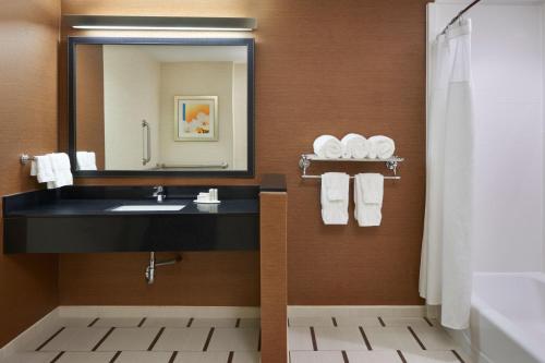 fairfield inn and suites by marriott barrie