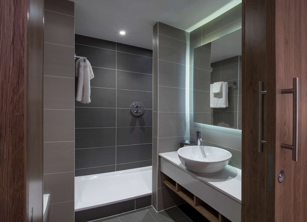hilton garden inn manchester emirates old trafford