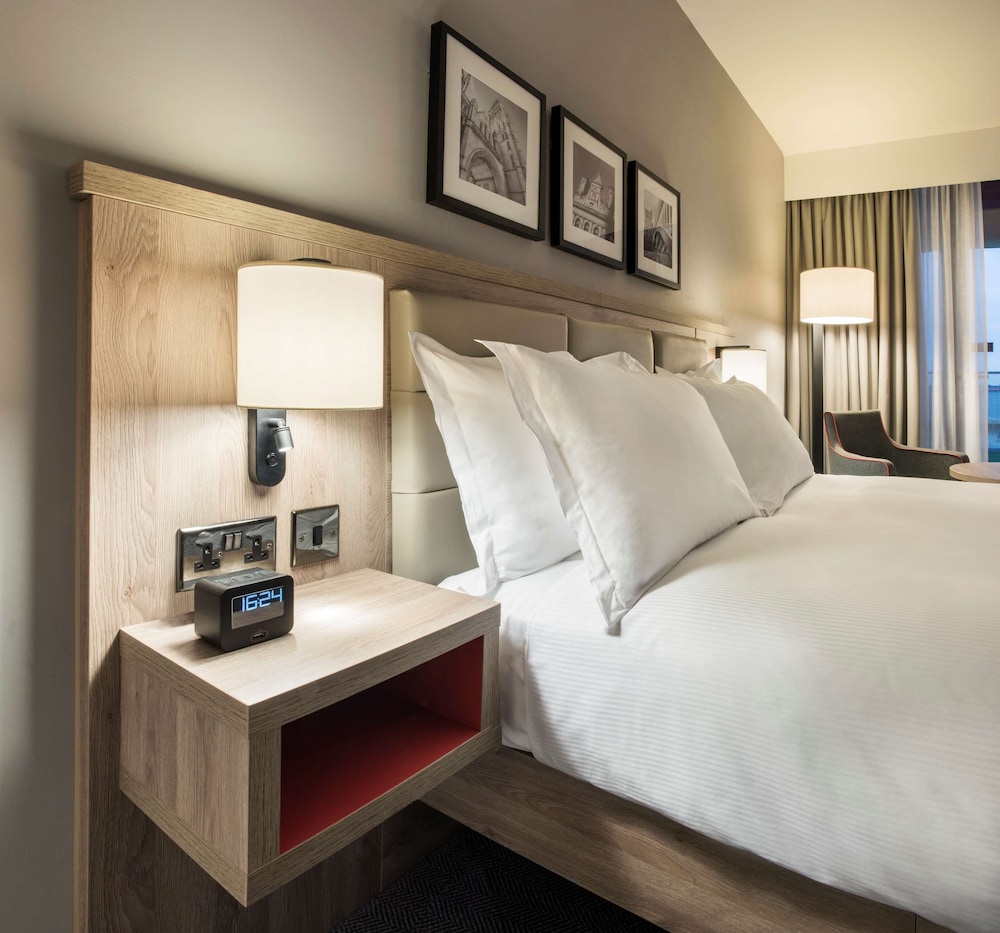 hilton garden inn manchester emirates old trafford