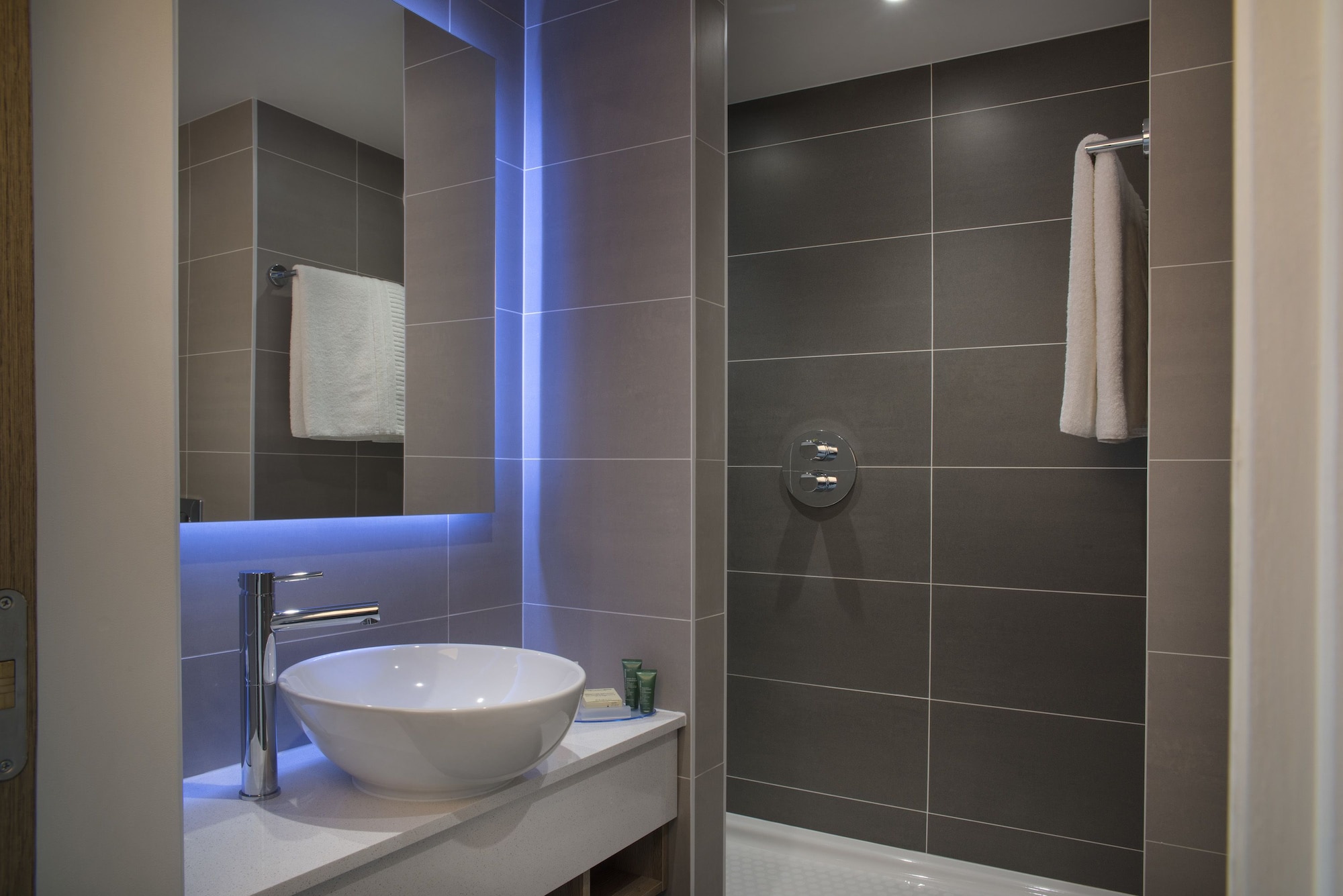 hilton garden inn manchester emirates old trafford
