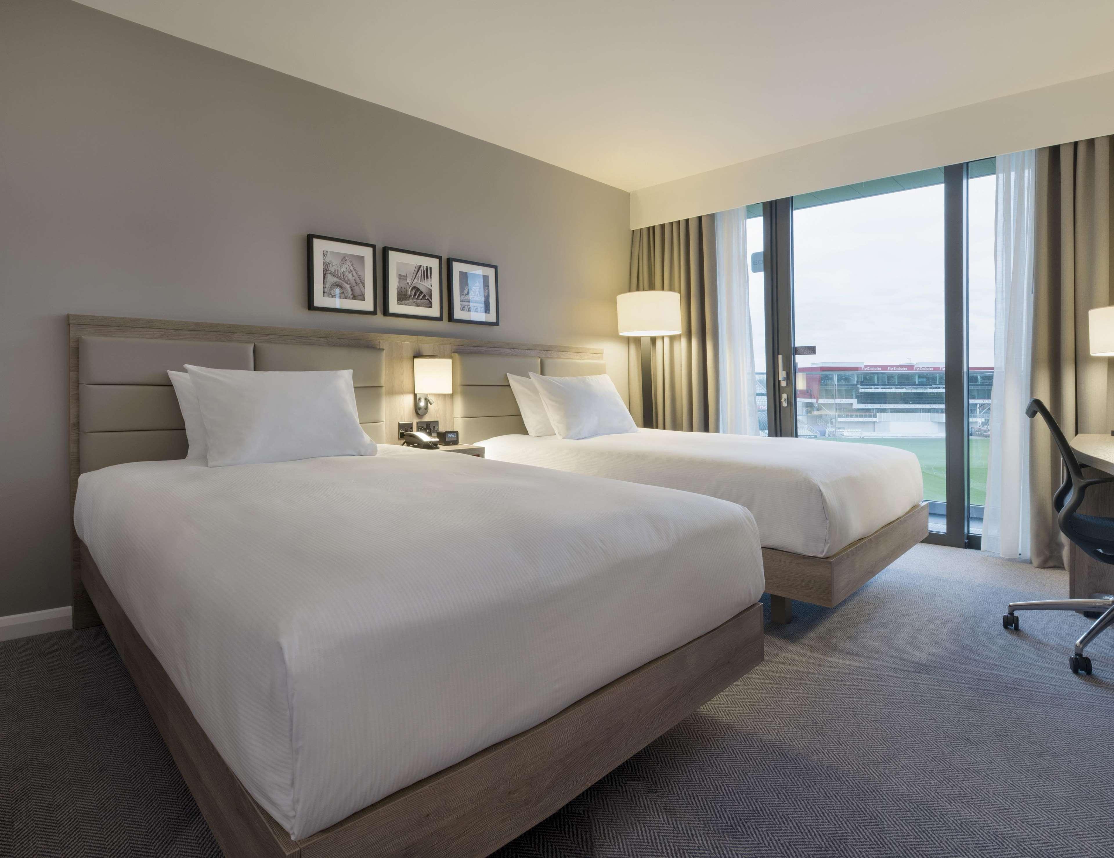 hilton garden inn manchester emirates old trafford