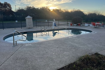 howard johnson inn san antonio near six flags fies