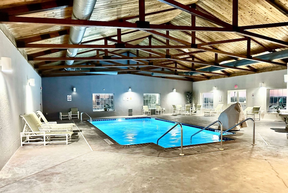 microtel inn and suites by wyndham quincy downtown river area