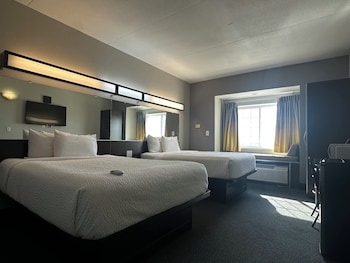 microtel inn and suites by wyndham quincy downtown river area