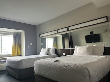 microtel inn and suites by wyndham quincy downtown river area