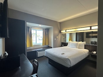 microtel inn and suites by wyndham quincy downtown river area