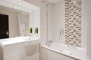 premier inn bristol cc lewins mead