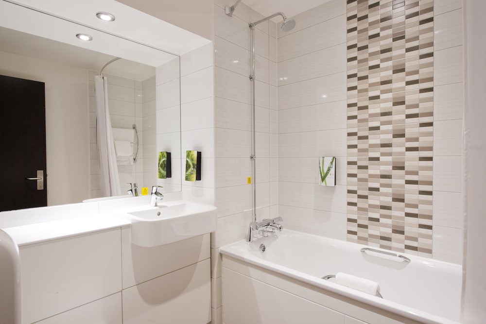 premier inn bristol cc lewins mead