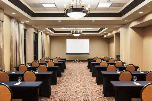 hilton garden inn denison sherman at texoma event center