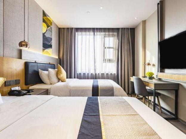 homeinn selected zaozhuang xuecheng guangming west road high speed railway station