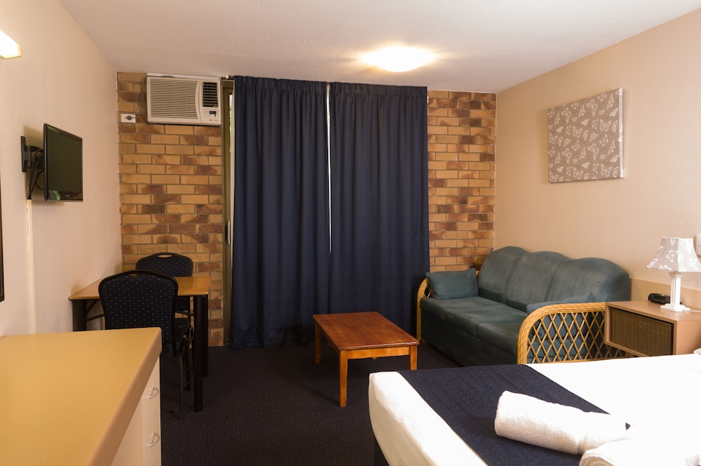 lancaster court motel