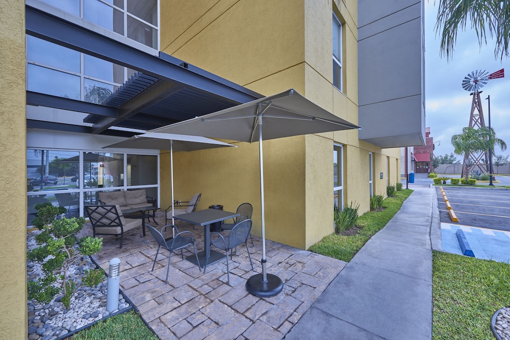 city express by marriott monterrey norte