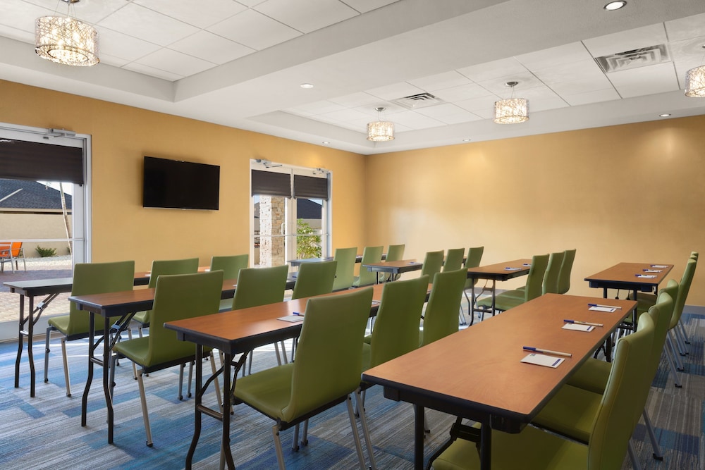 holiday inn express and suites edinburg mcallen area by ihg