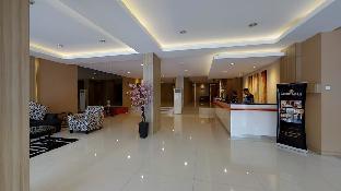 the gloria suites jakarta