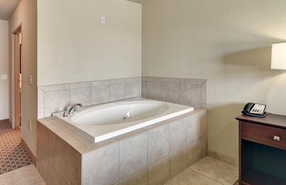 cobblestone inn and suites big lake
