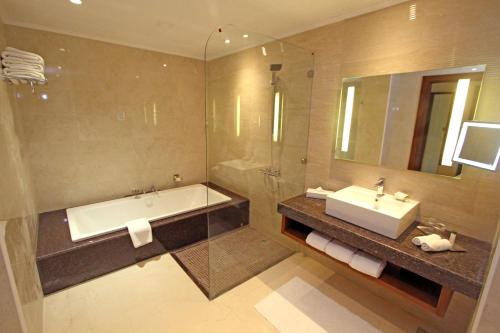 doubletree by hilton resort and spa marjan island