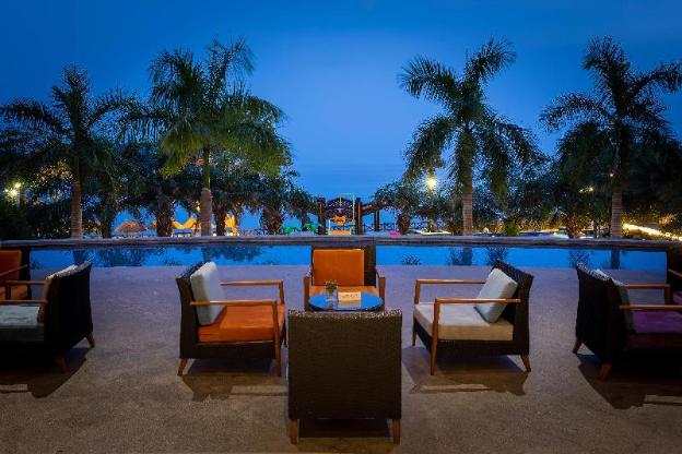 ocean view resort yalong bay former holiday inn y