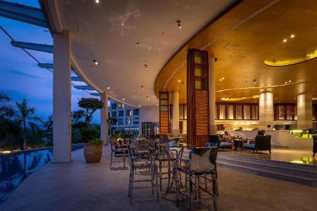 ocean view resort yalong bay former holiday inn y