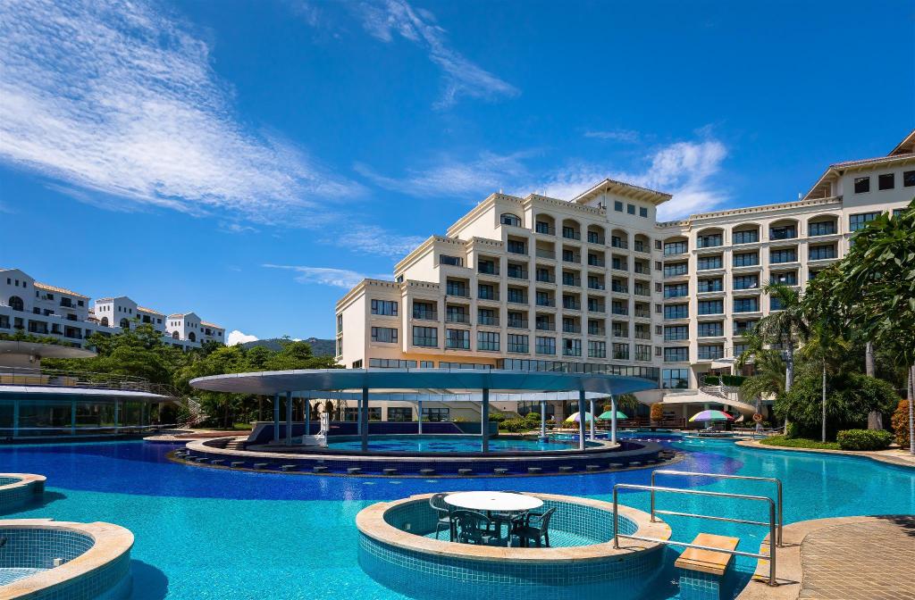 ocean view resort yalong bay former holiday inn y