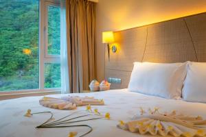ocean view resort yalong bay former holiday inn y