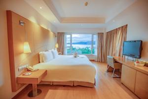 ocean view resort yalong bay former holiday inn y
