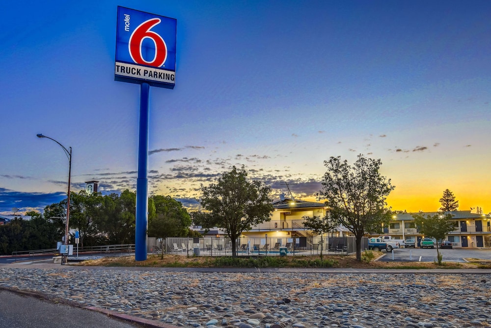 motel 6 red bluff ca