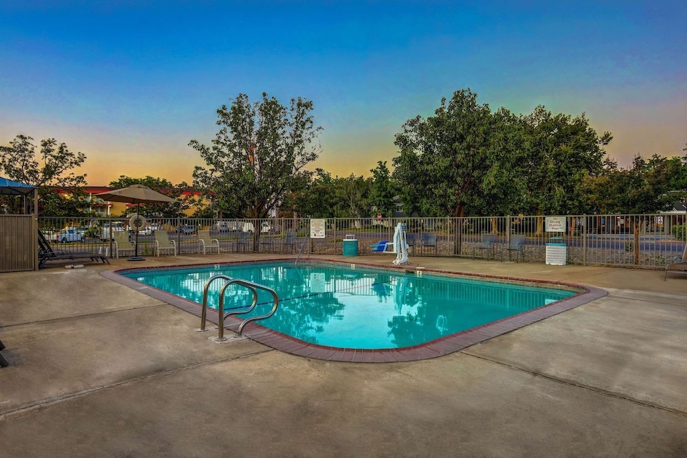 motel 6 red bluff ca