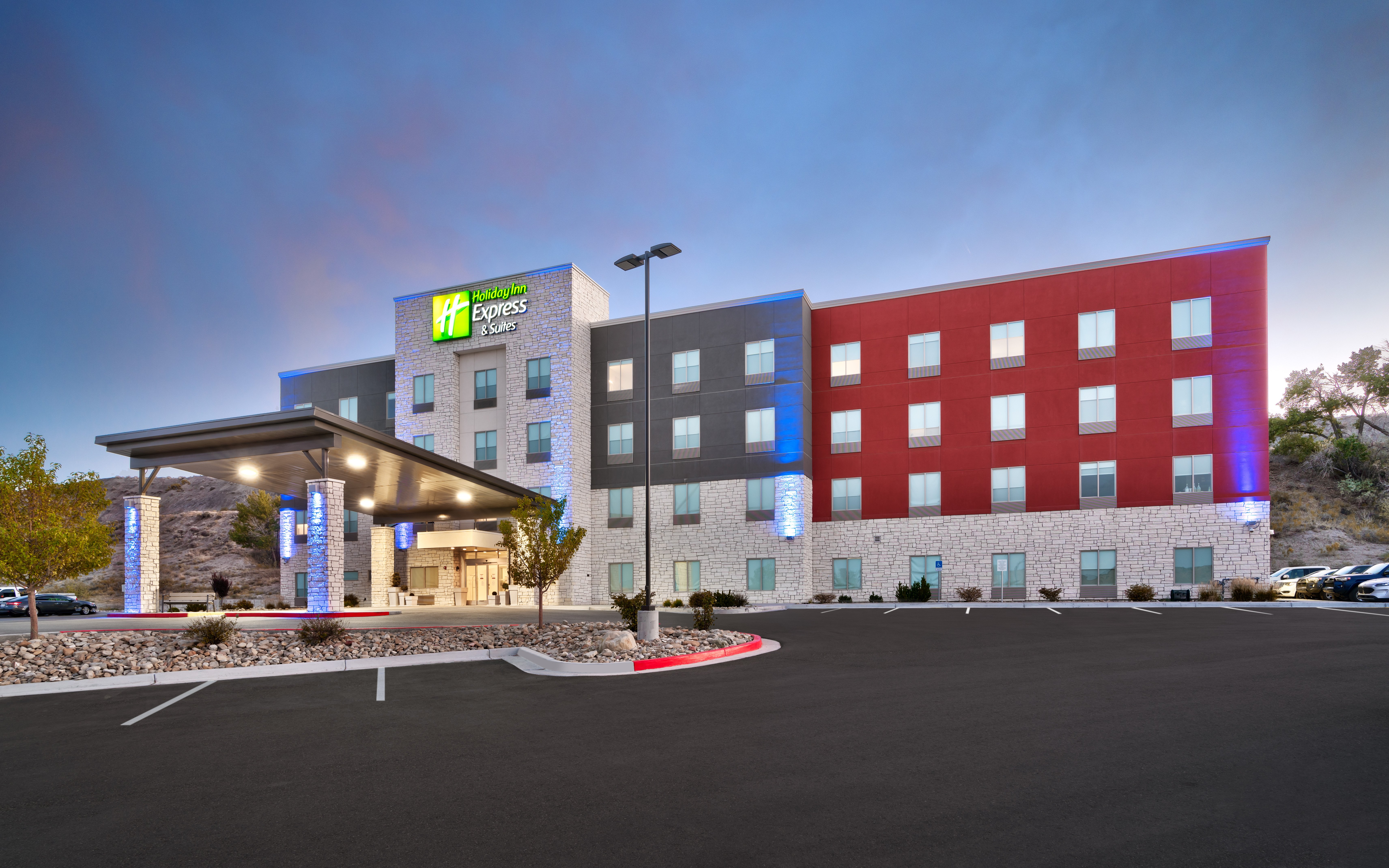 holiday inn express and suites price by ihg
