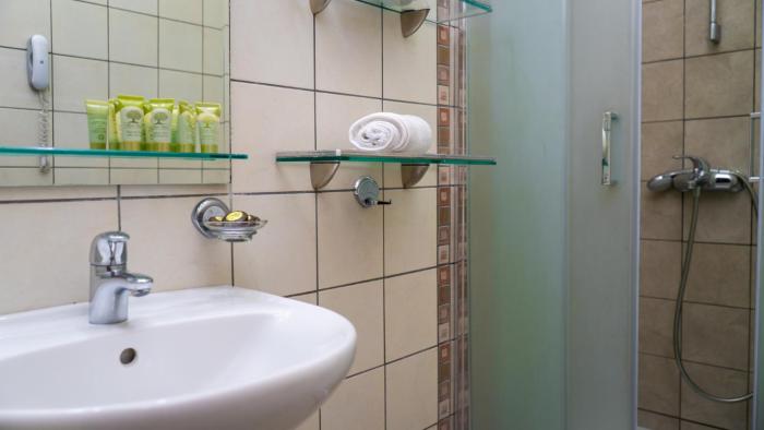 dellas boutique hotel