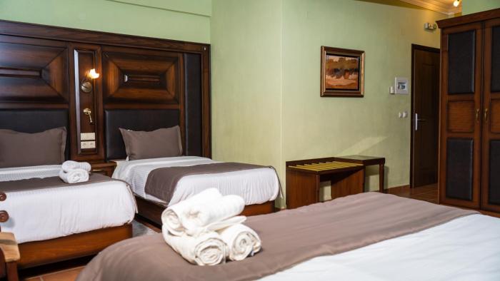 dellas boutique hotel