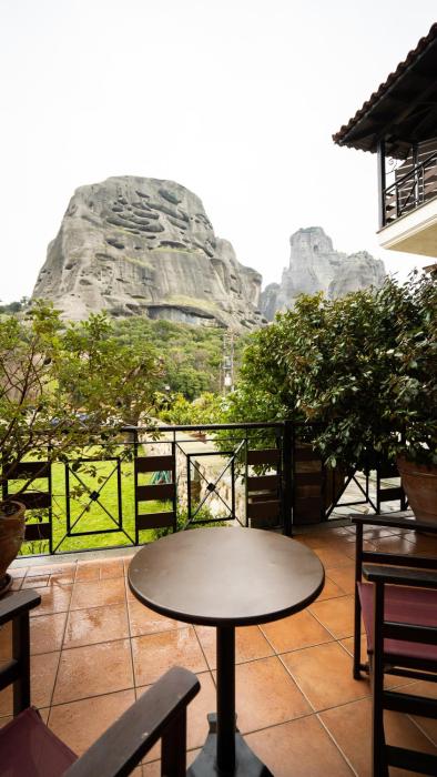 dellas boutique hotel