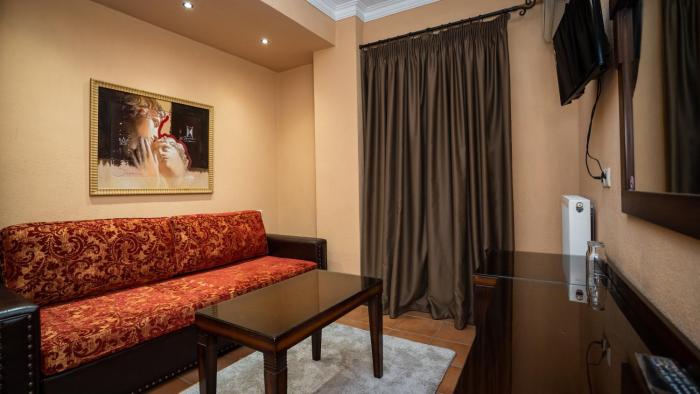 dellas boutique hotel