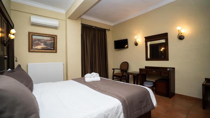 dellas boutique hotel