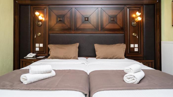 dellas boutique hotel