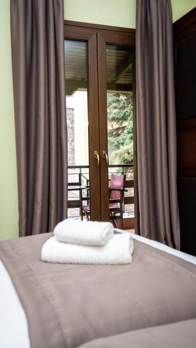 dellas boutique hotel