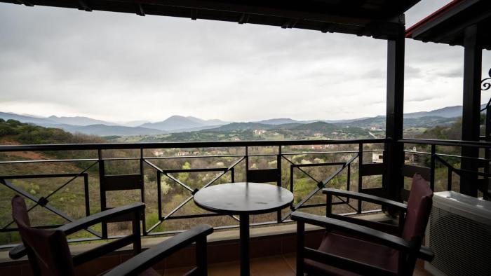 dellas boutique hotel