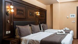 dellas boutique hotel