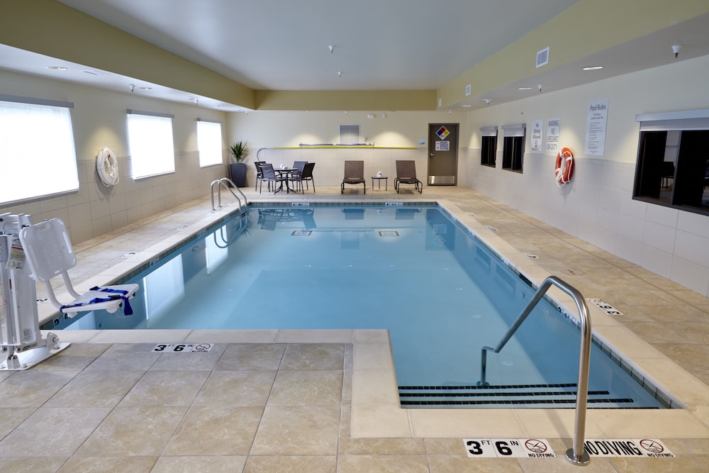 holiday inn express and suites tahlequah by ihg
