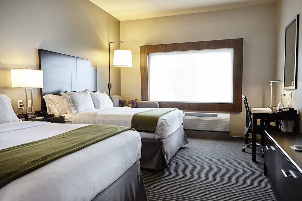 holiday inn express and suites tahlequah by ihg
