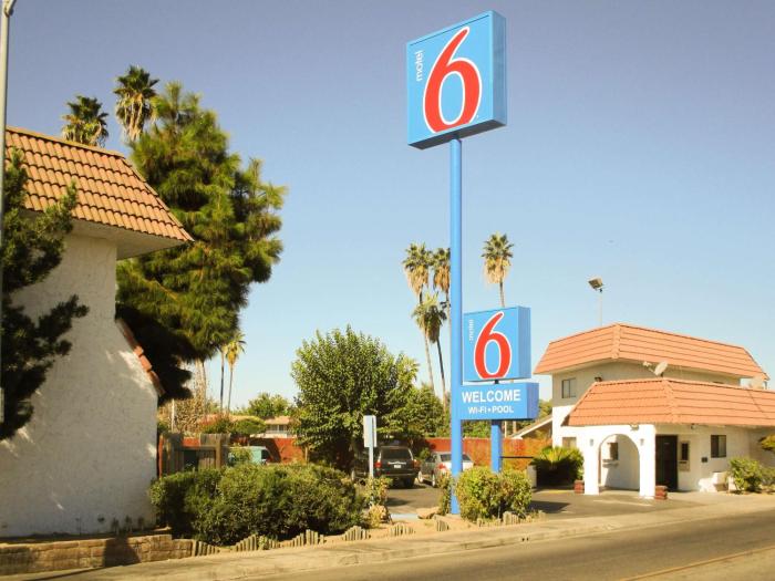 motel 6 fresno ca
