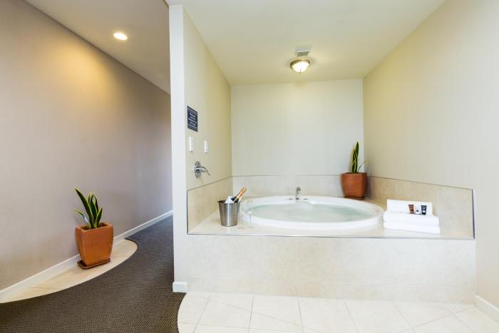 pebble beach motor inn